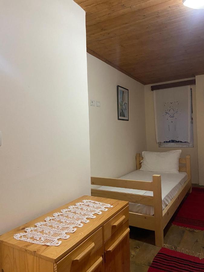 Teo'S Guest House เบราท ภายนอก รูปภาพ
